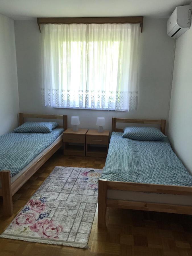 Lara - 12 eur po osobi Gradacac Exterior foto